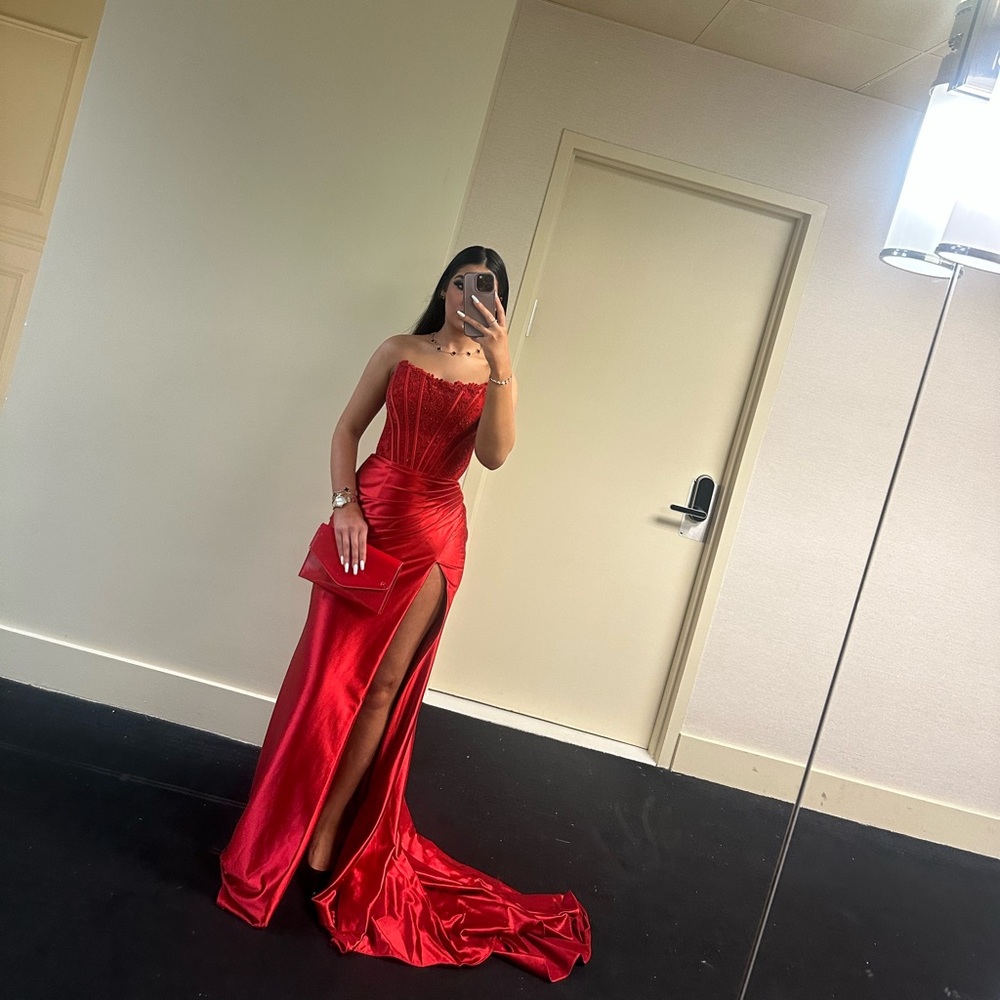 Elegant Red Strapless Gown from Sherri Hill size small worn once i